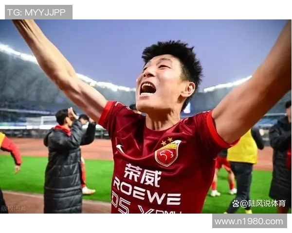 上海足球队在城市联赛中以74分稳居榜首争冠形势一片大好