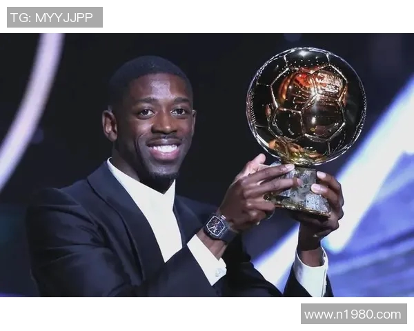 头顶人气足球明星的传奇之路与辉煌成就解析